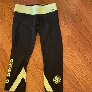 Victoria secret pink cropped leggings!